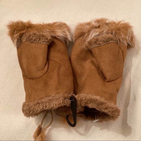 Fingerless Snowflake Faux Leather, Fur Gloves - Picture 3 of 5